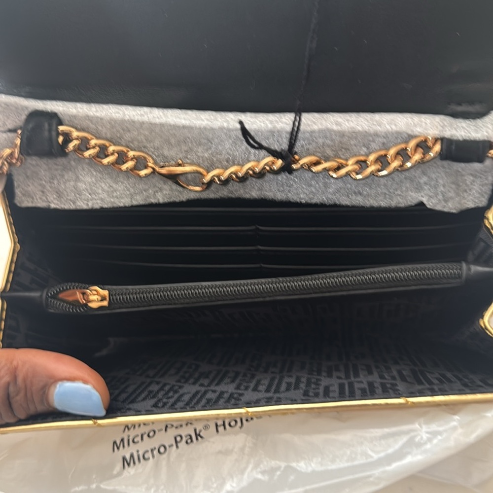 - Kurt Geiger London SoHo Leather Chain Wallet
Kurt Geiger London - Picture 15 of 15